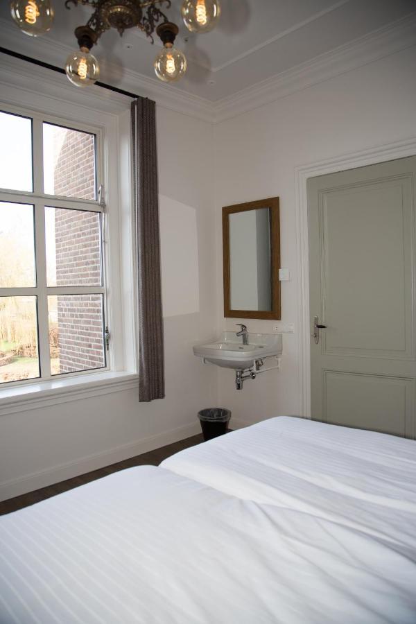B&B Groepsaccommodatie De Pastorie Lage Mierde 외부 사진