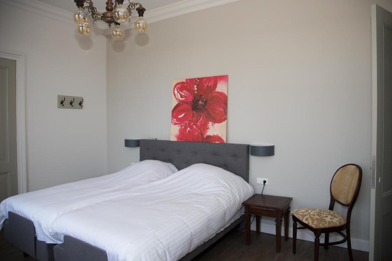 B&B Groepsaccommodatie De Pastorie Lage Mierde 외부 사진