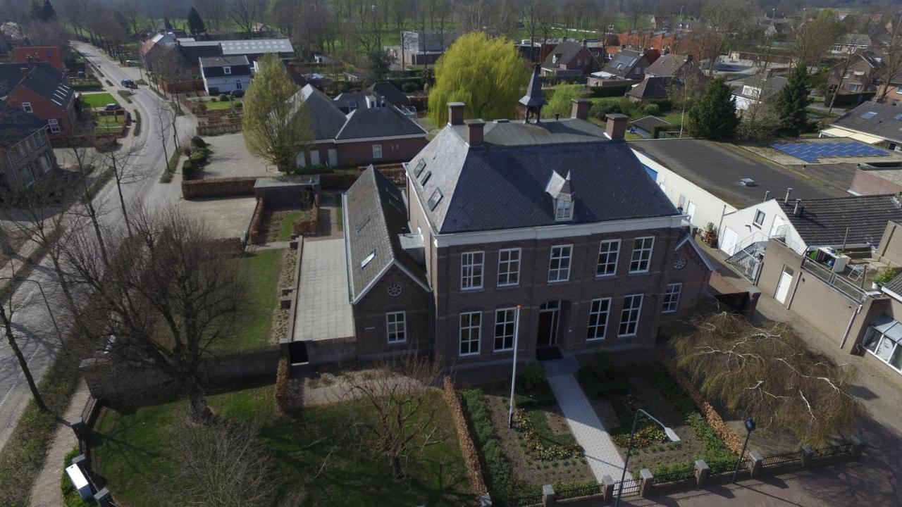 B&B Groepsaccommodatie De Pastorie Lage Mierde 외부 사진